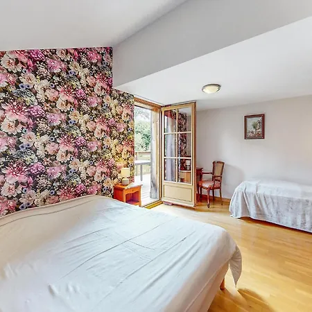 Lovely Home In Taintrux With Wifi *